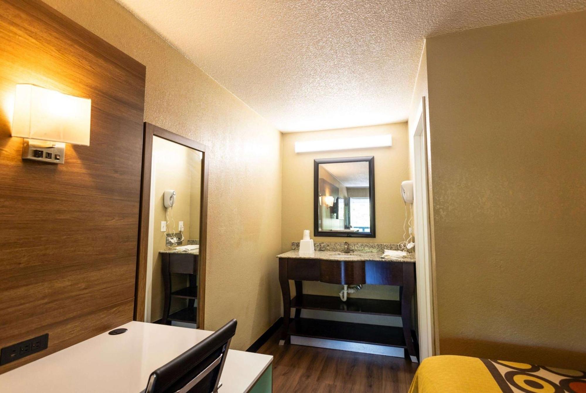 Super 8 By Wyndham Cincinnati-Springdale Oh Экстерьер фото