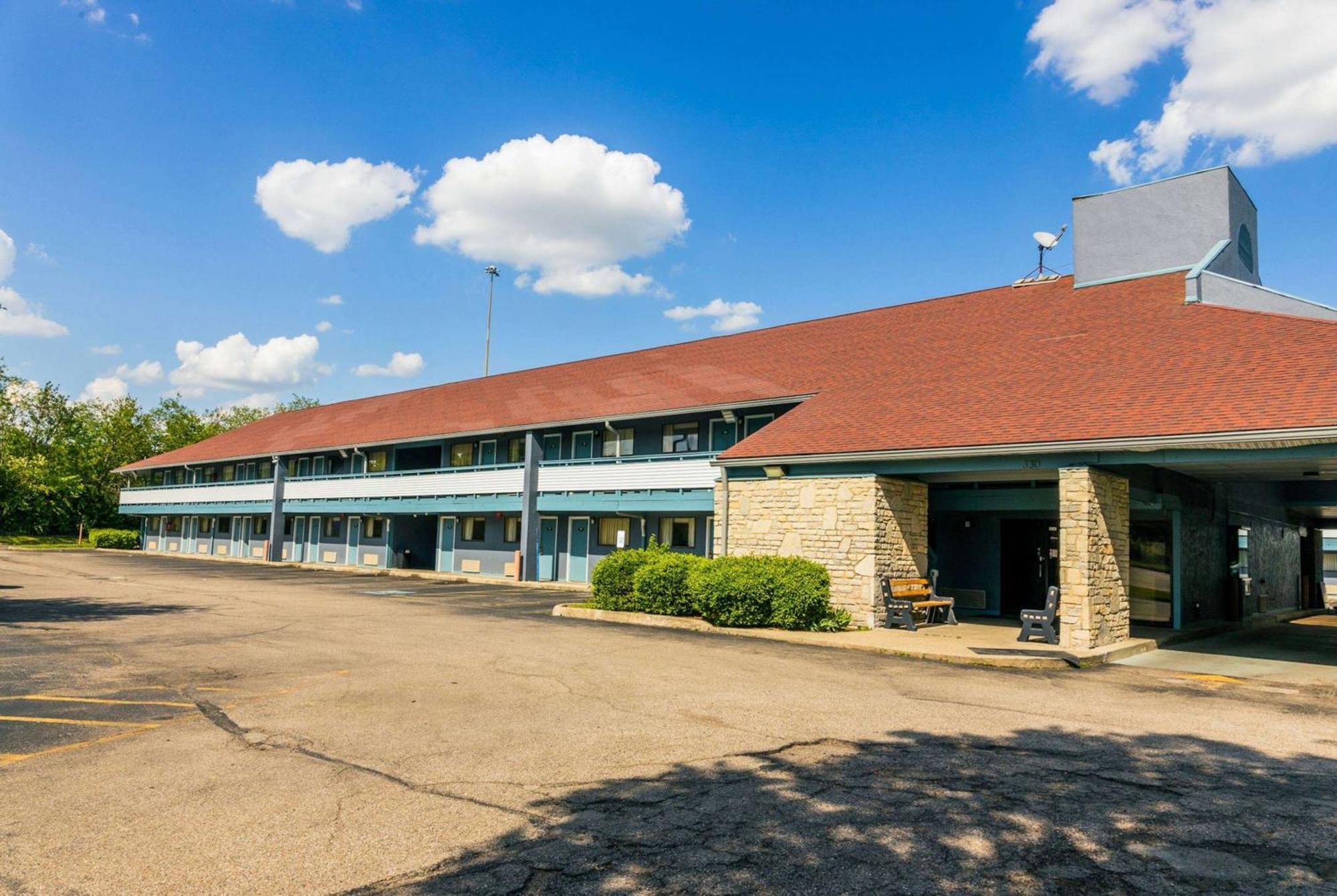 Super 8 By Wyndham Cincinnati-Springdale Oh Экстерьер фото